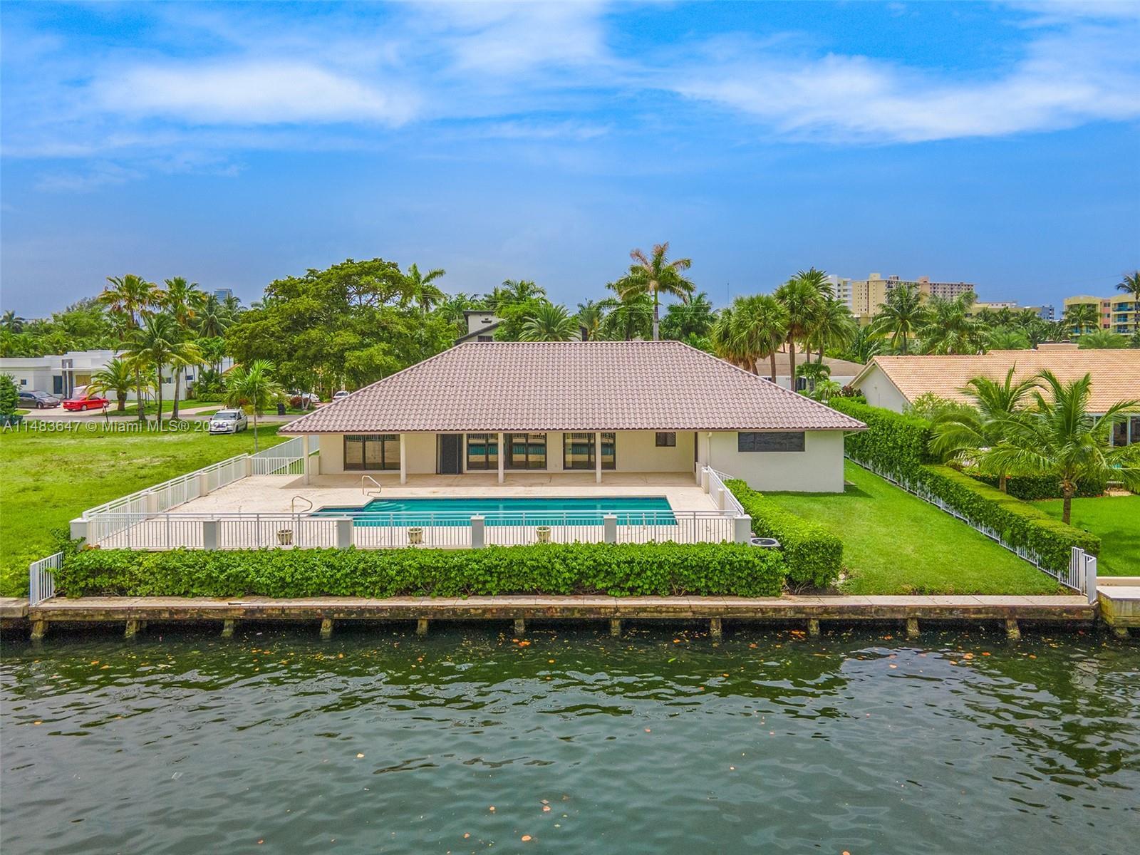 531 Palm Dr, Hallandale Beach FL 33009 photo 3