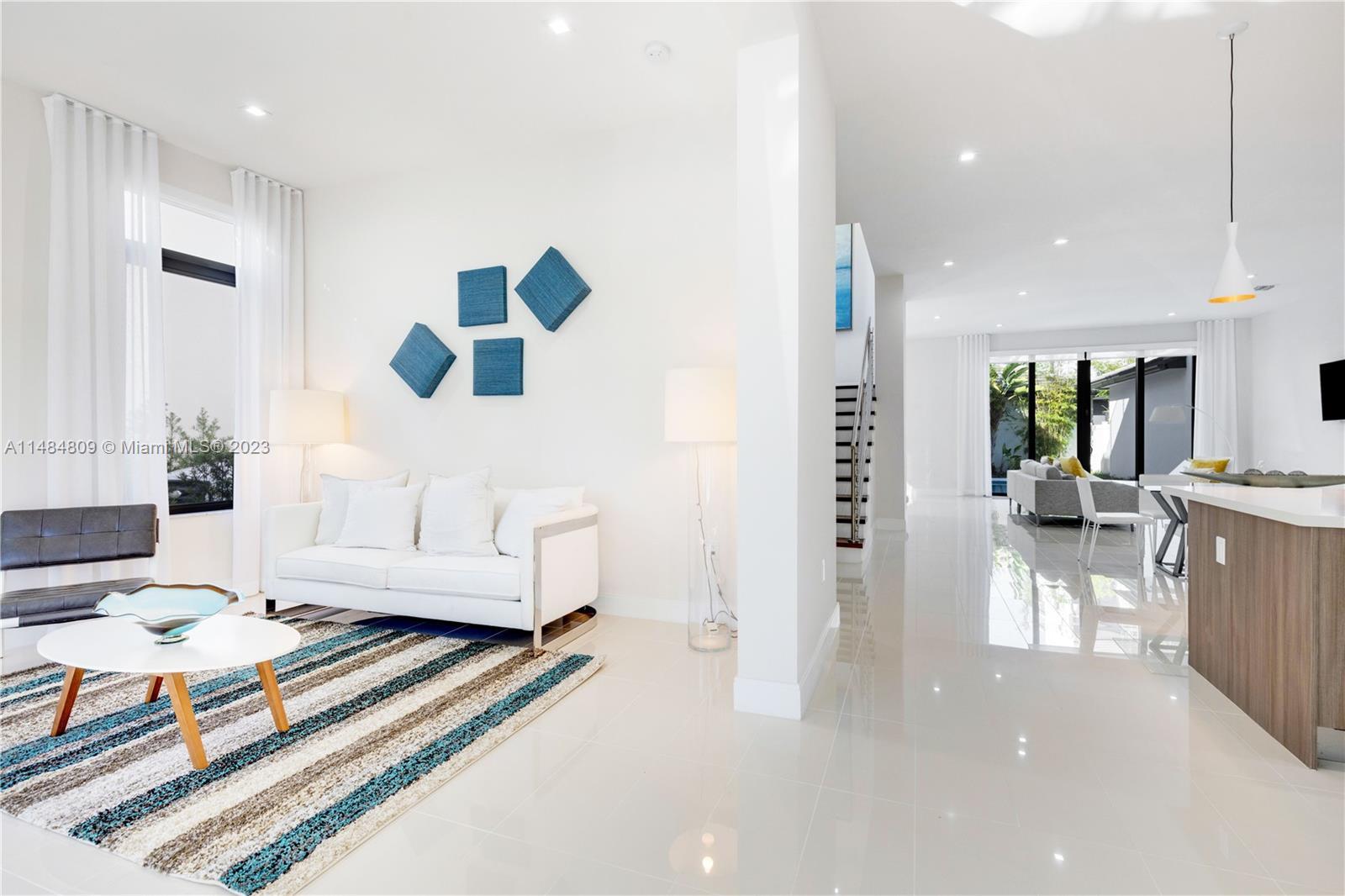 8185 NW 47th Ter, Doral FL 33166 photo 3