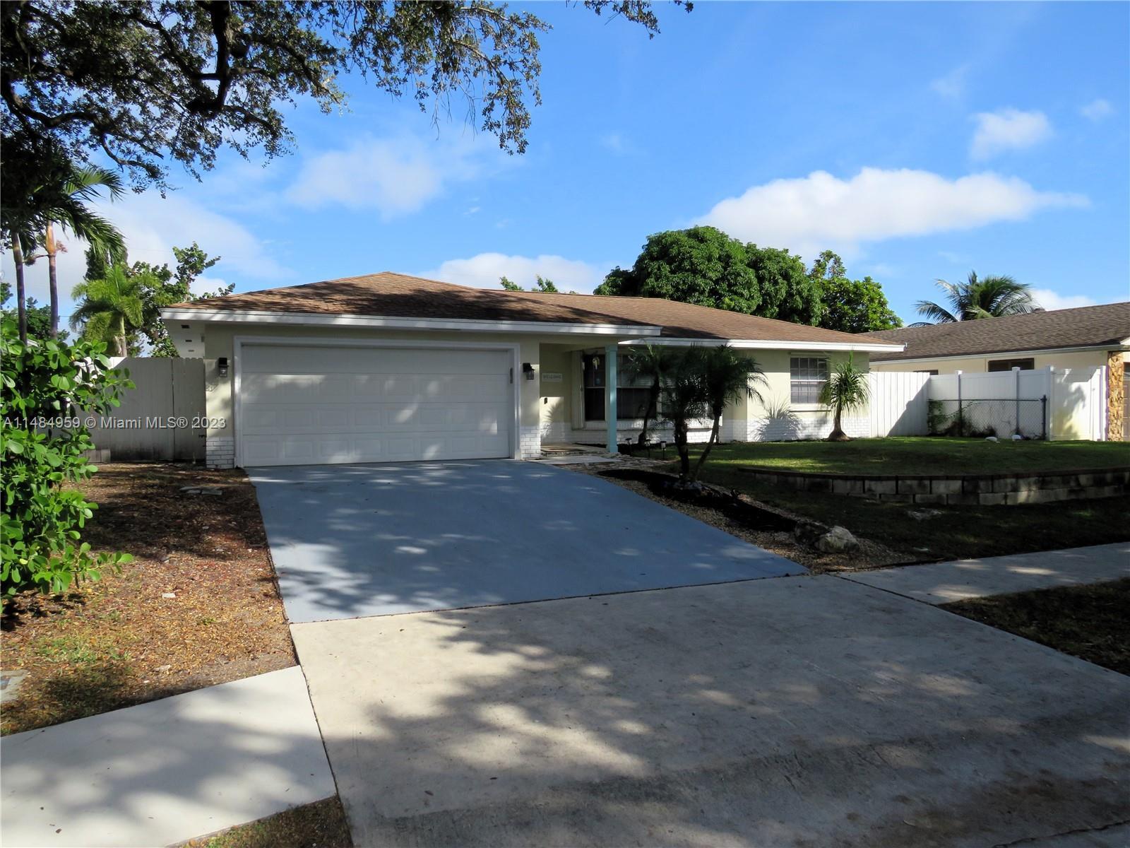 2359 Gabriel Ln, West Palm Beach FL 33406 photo 3