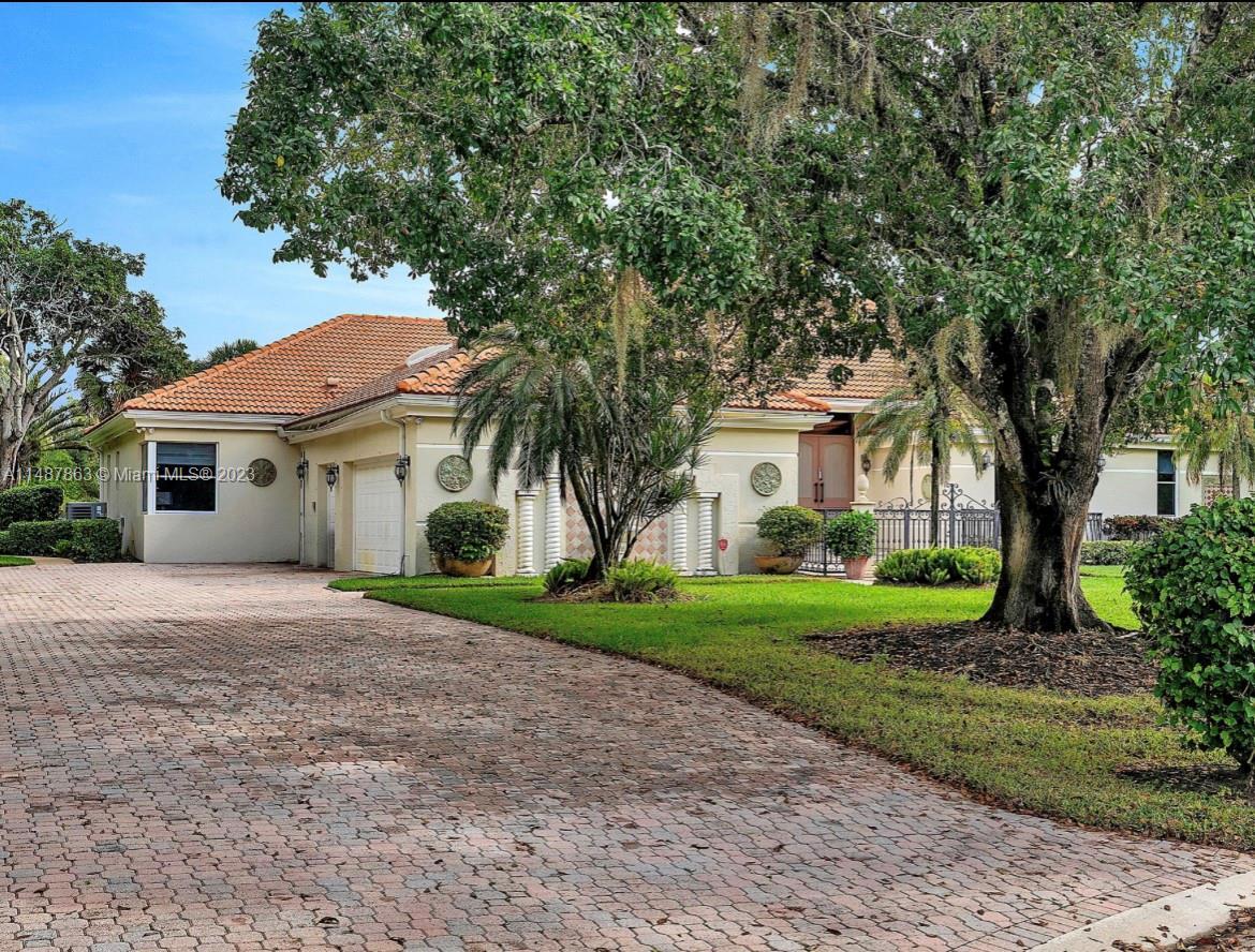 1850 Breakers West Ct, West Palm Beach FL 33411 photo 2
