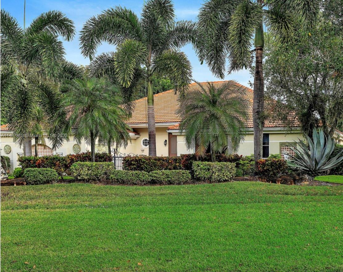 1850 Breakers West Ct, West Palm Beach FL 33411