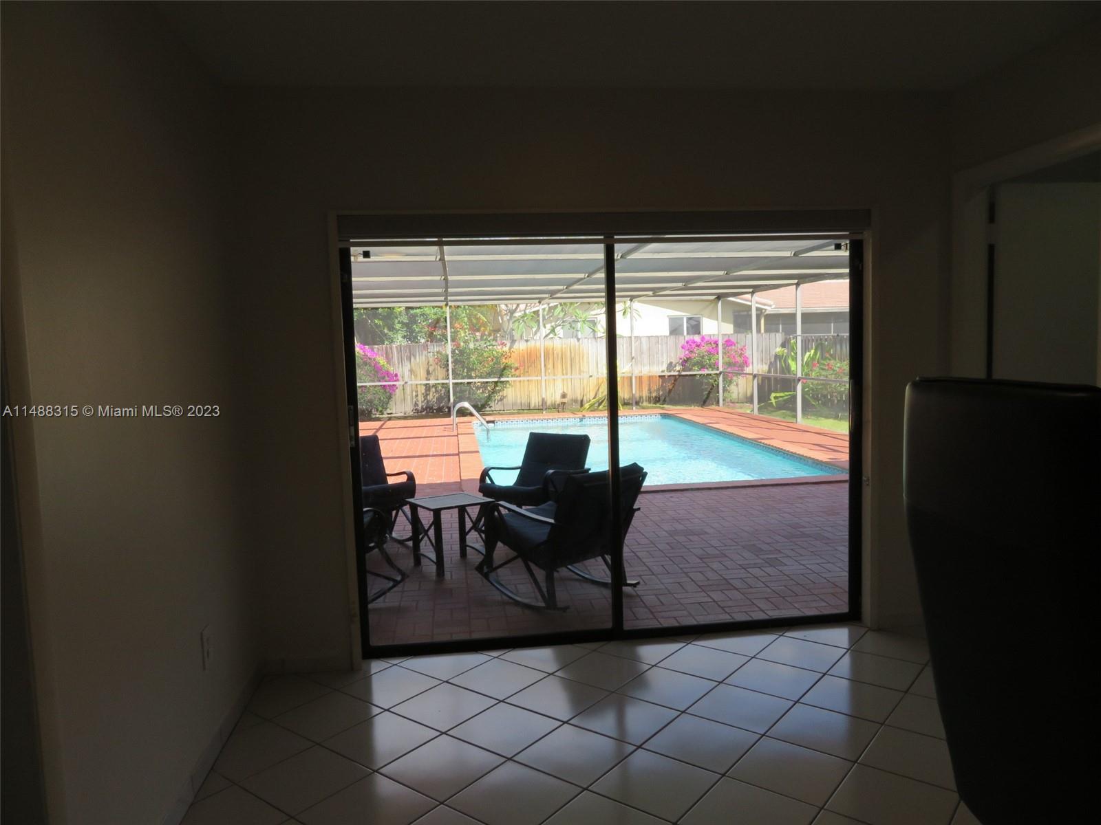 6331 Pent Pl, Miami Lakes FL 33014 photo 5