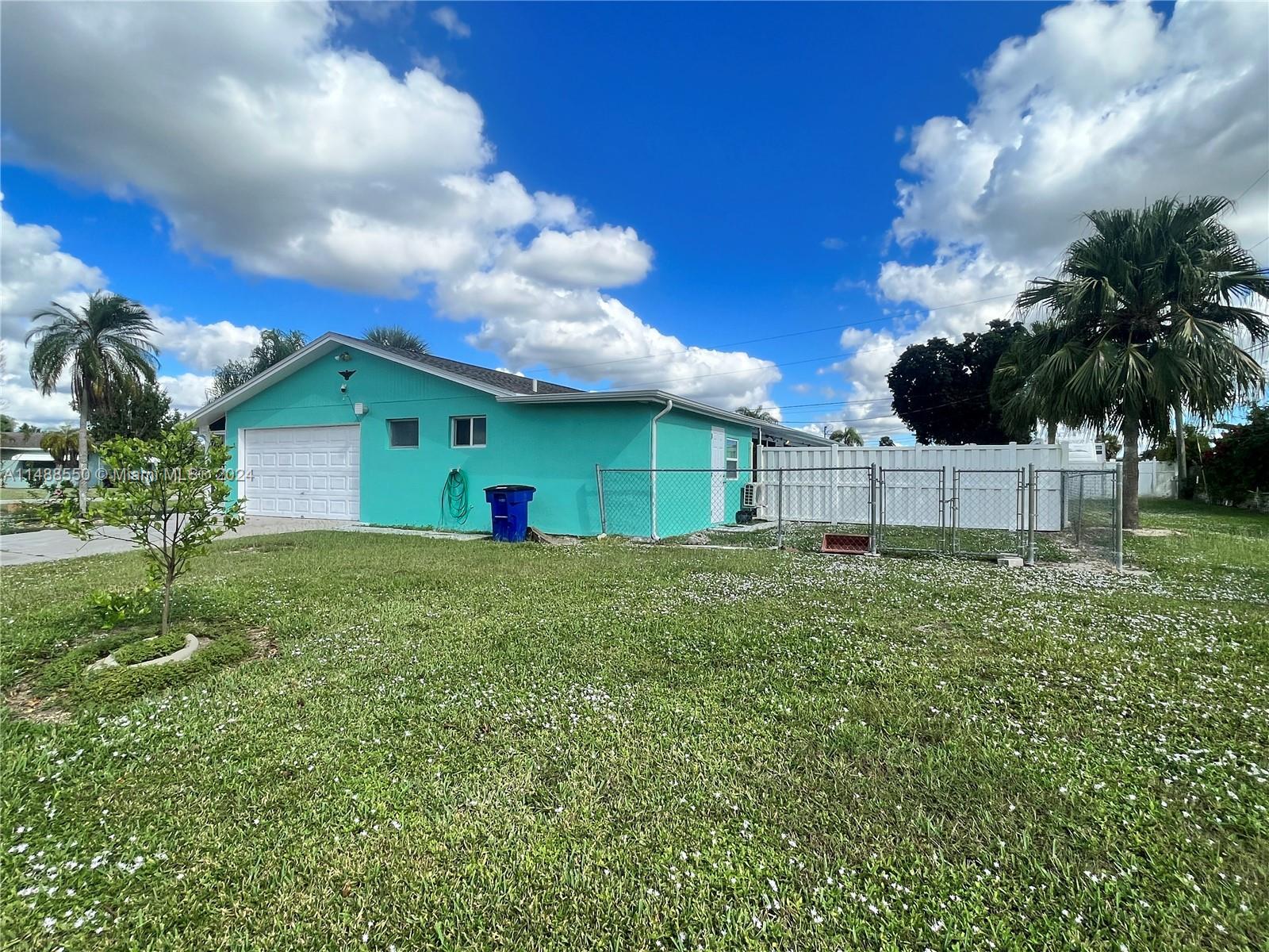 323 Dellwood Ave, Lehigh Acres FL 33936 photo 2