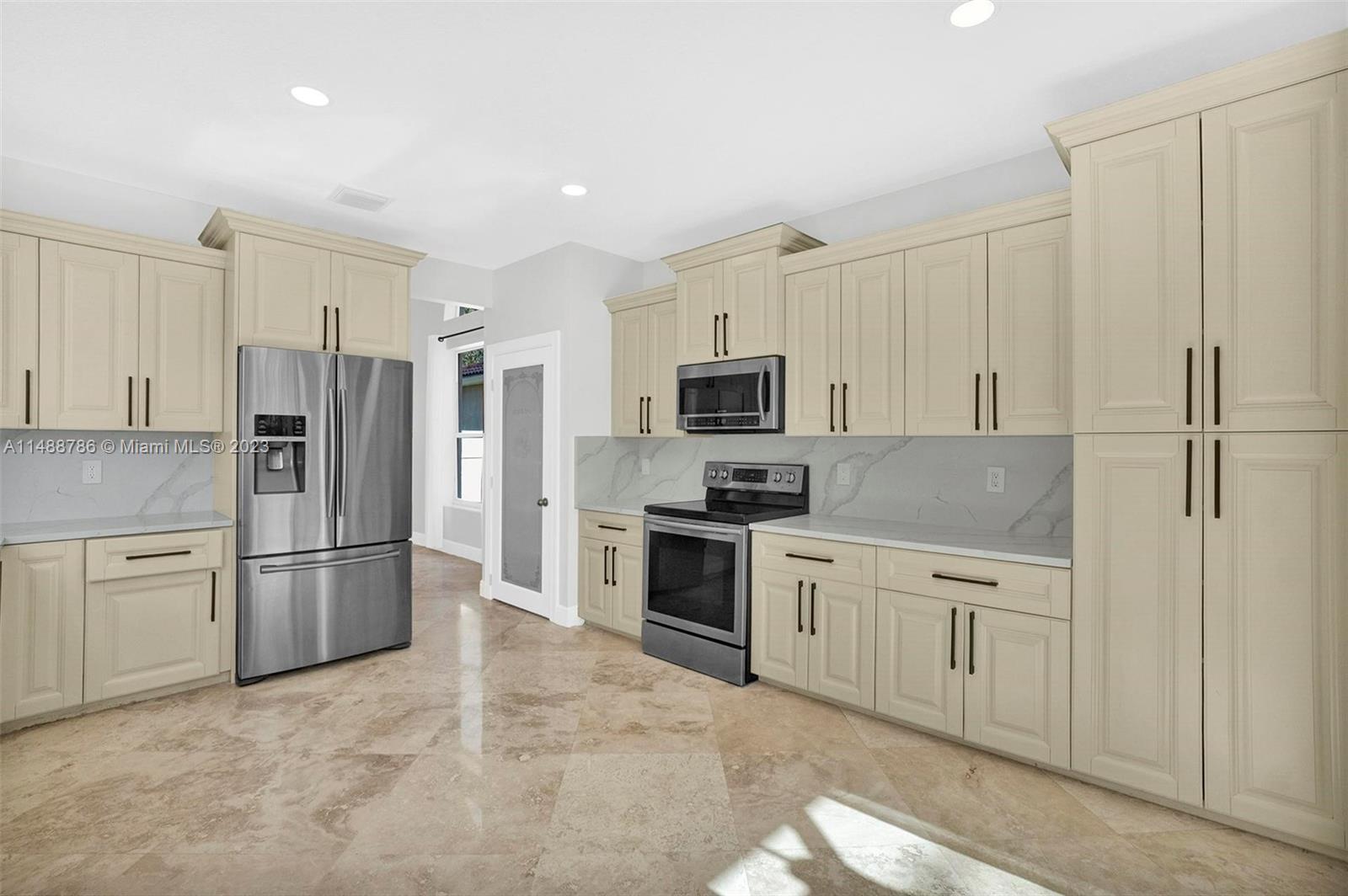 6376 NW 78th Dr, Parkland FL 33067 photo 2