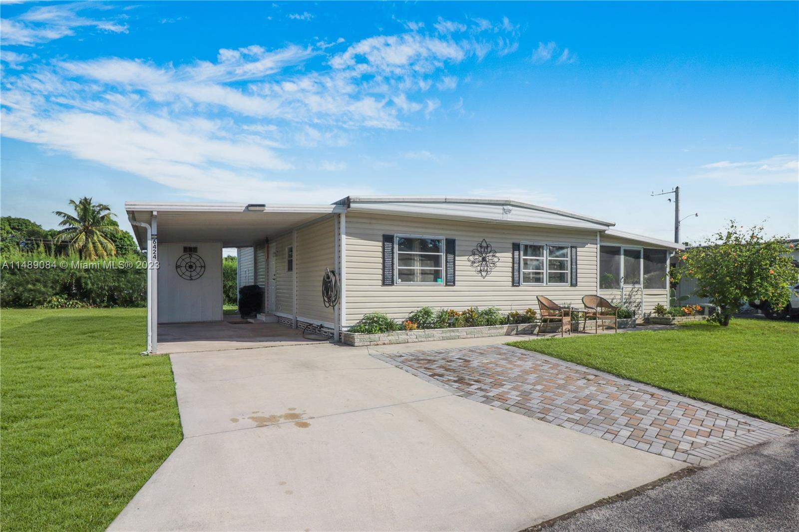 6424 S Ash Lane, Lantana FL 33462 photo 2