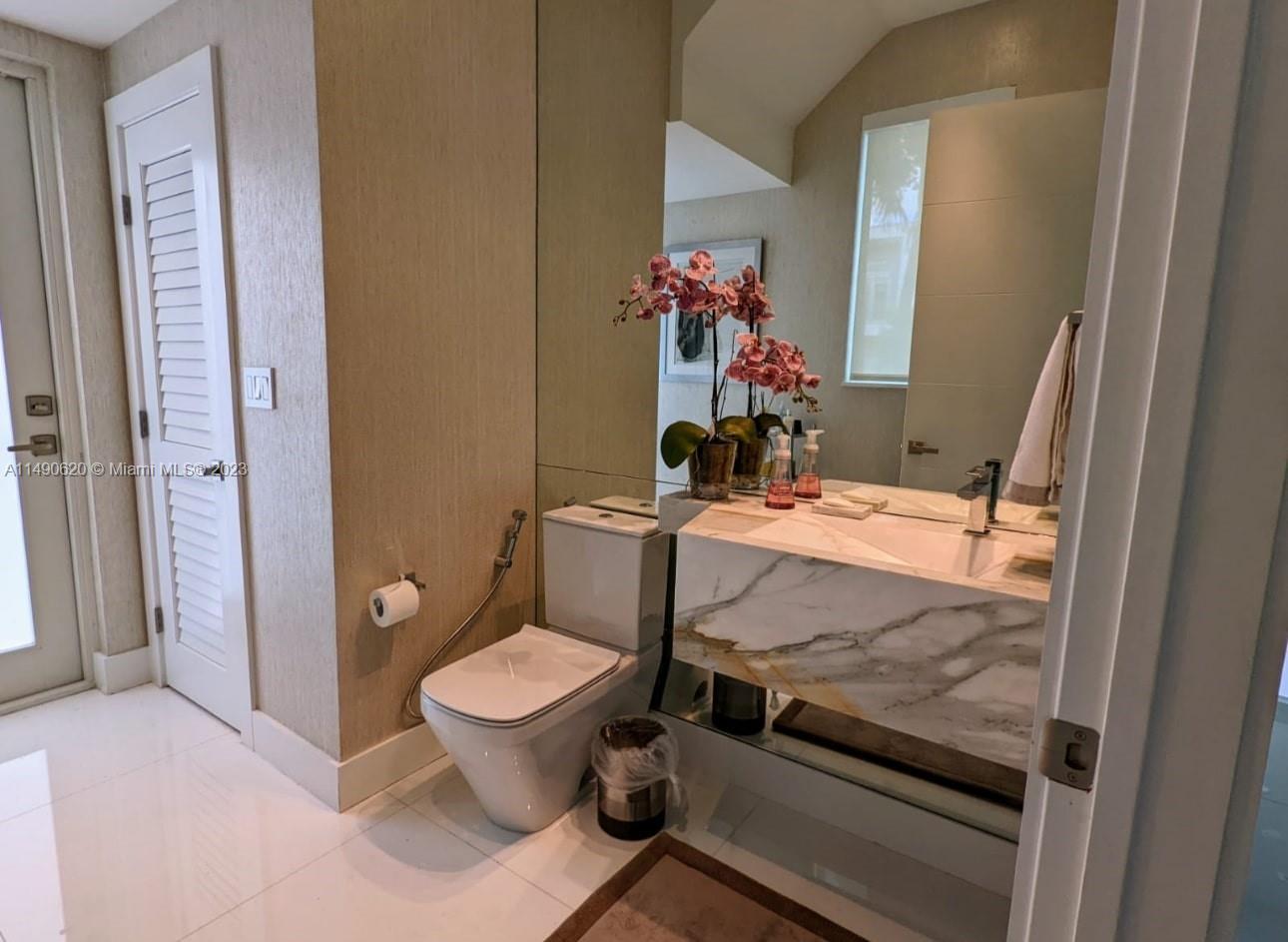 10581 NW 67th Ter, Doral FL 33178 photo 5