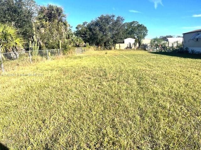 - Old Orchard Ave, Sebring FL 33876