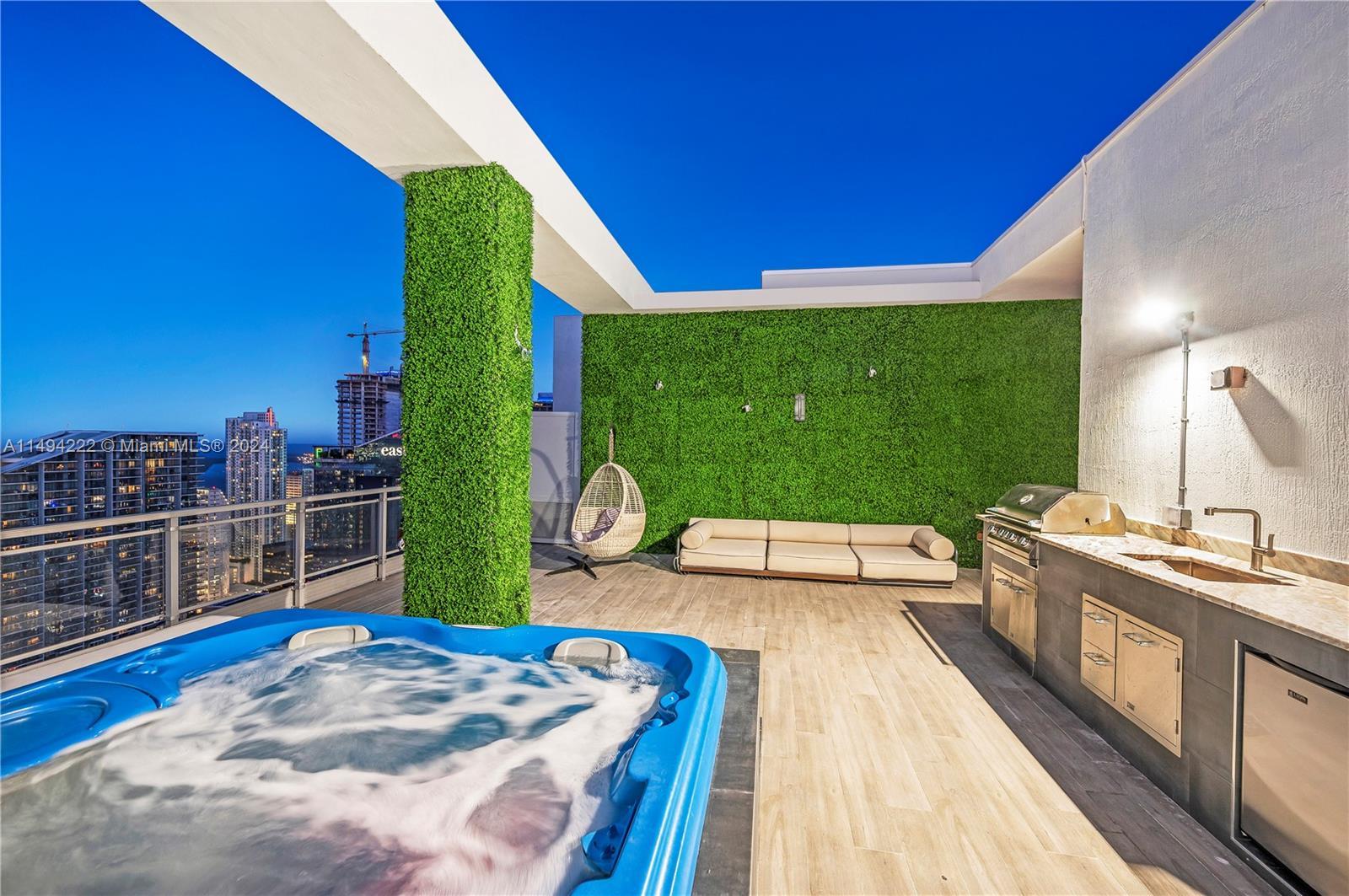92 SW 3rd St # 5210, Miami FL 33130