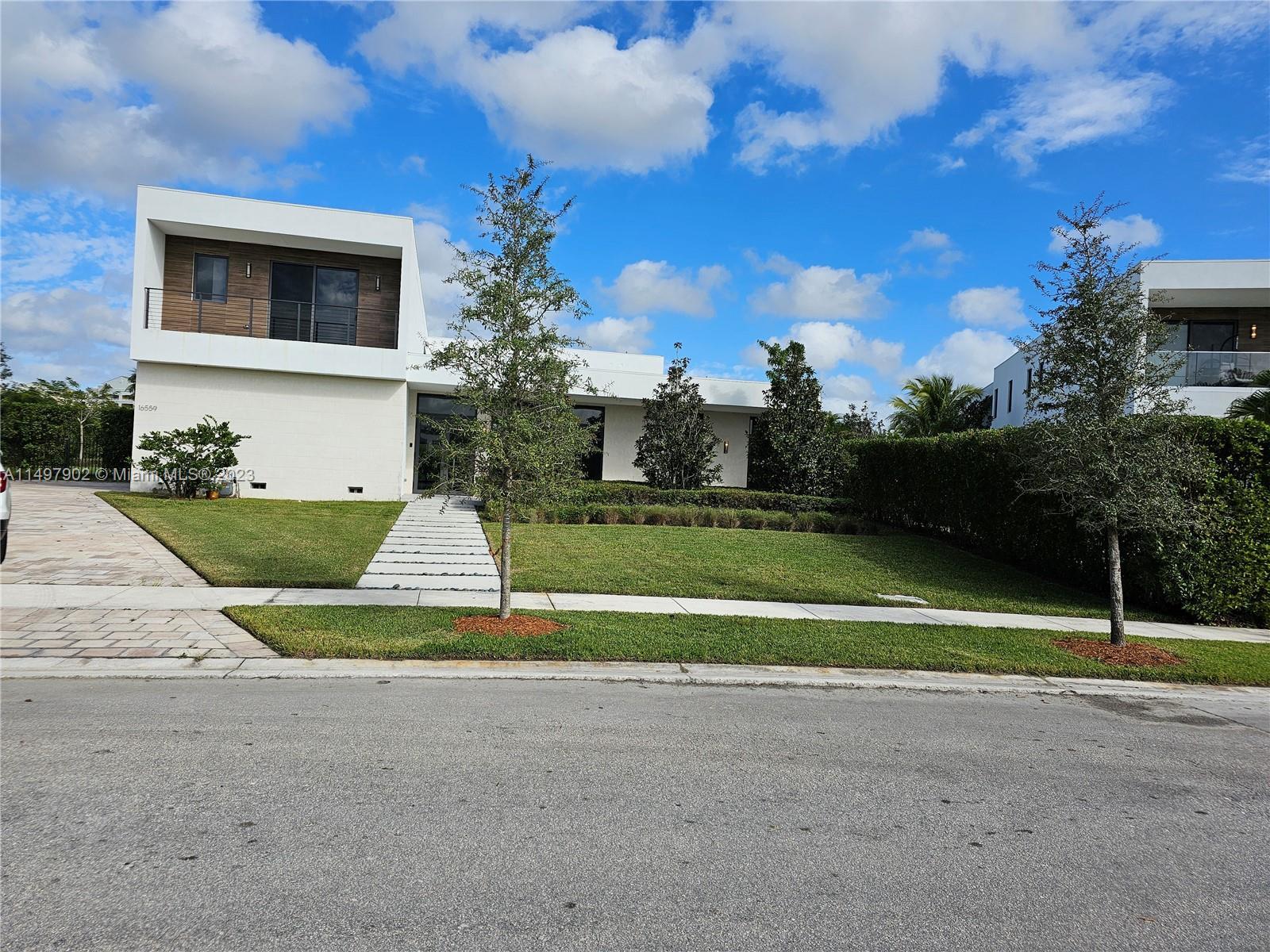 16559 N Botaniko Dr N, Weston FL 33326 photo 3