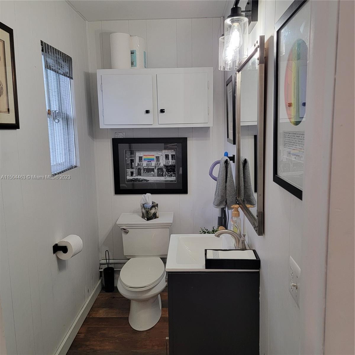 2151 Wilton Dr, Wilton Manors FL 33305 photo 4