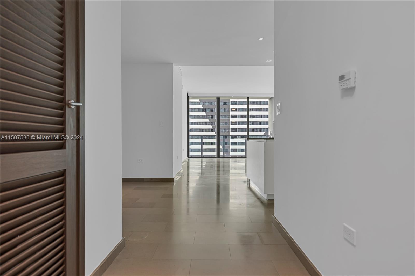 88 SW 7th St # 806, Miami FL 33130 photo 3