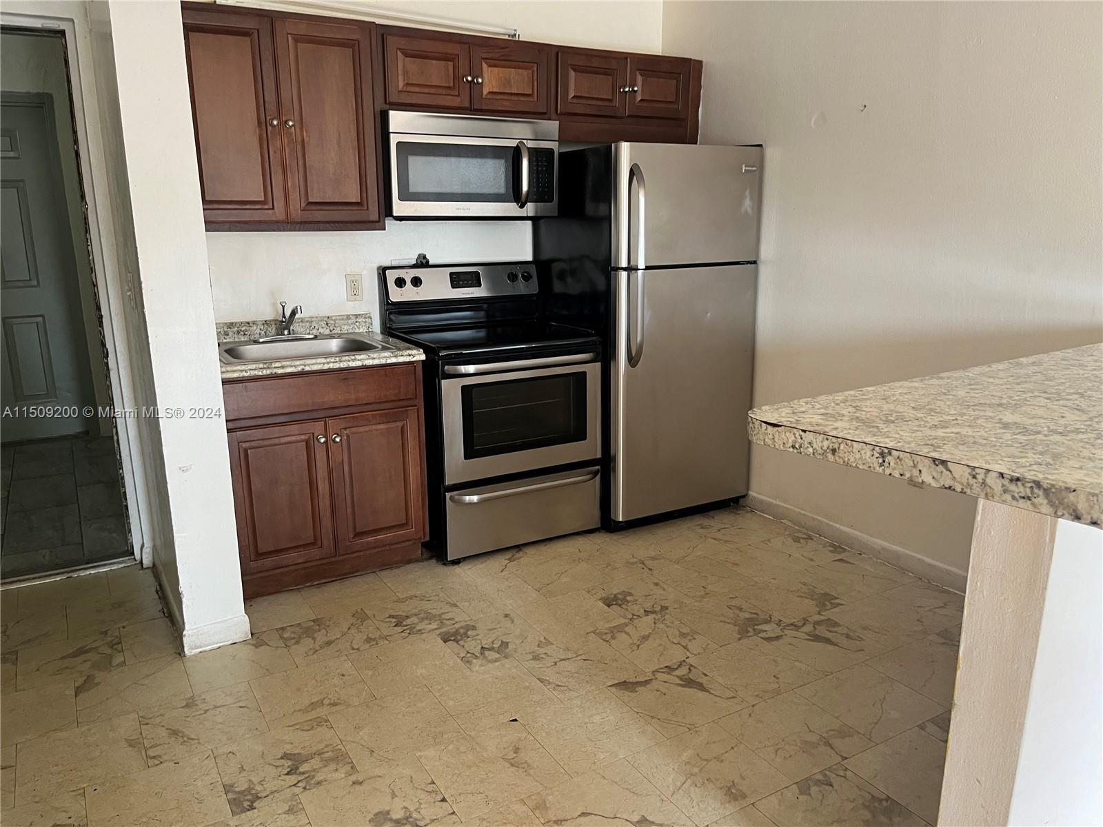 8200 SW 210th St # 216, Cutler Bay FL 33189