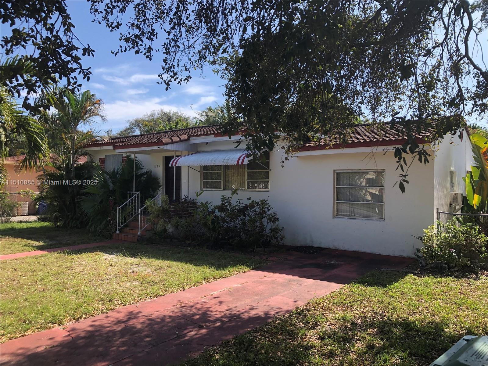1256 NE 149th St, Miami FL 33161 photo 2