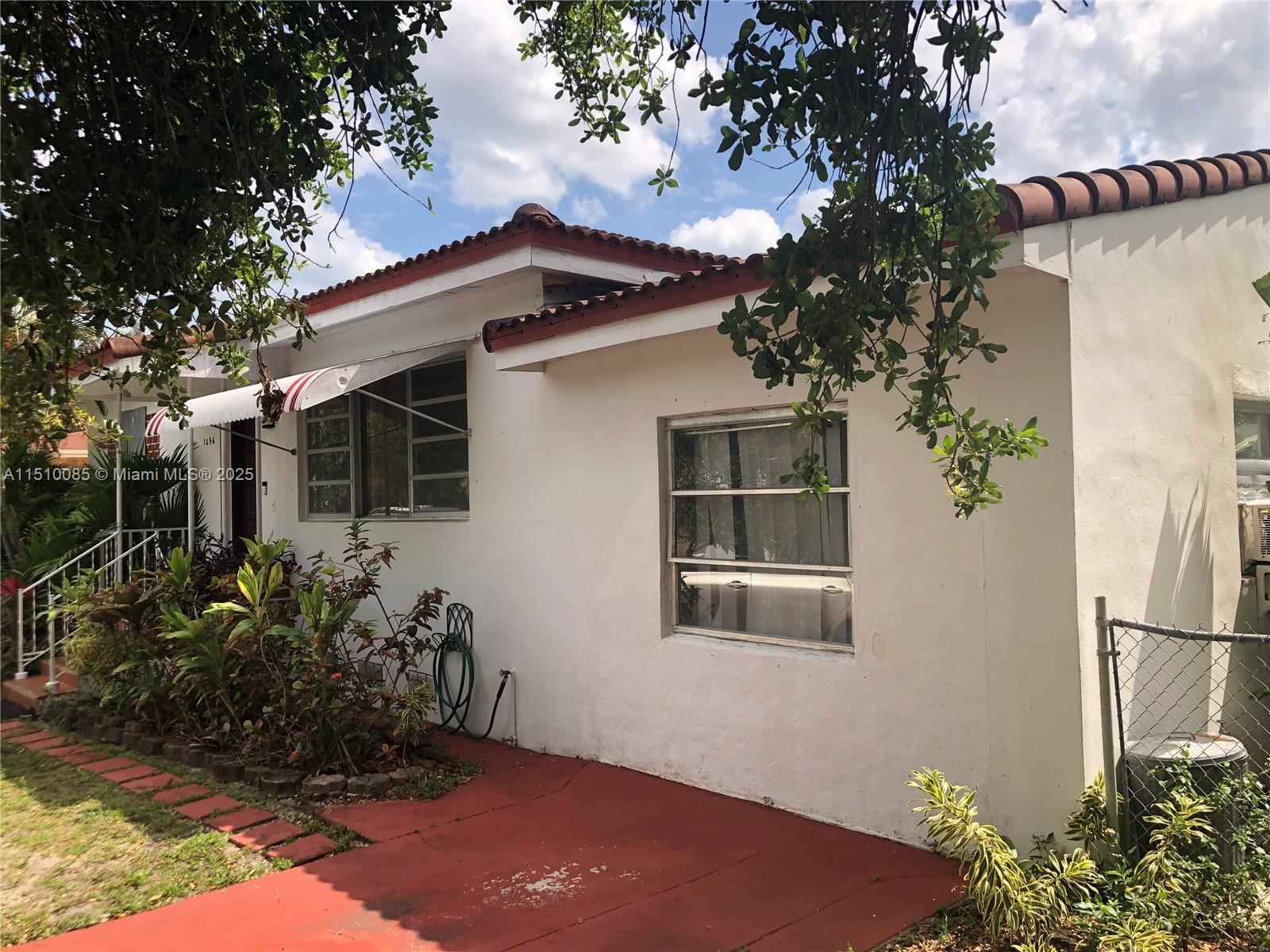 1256 NE 149th St, Miami FL 33161