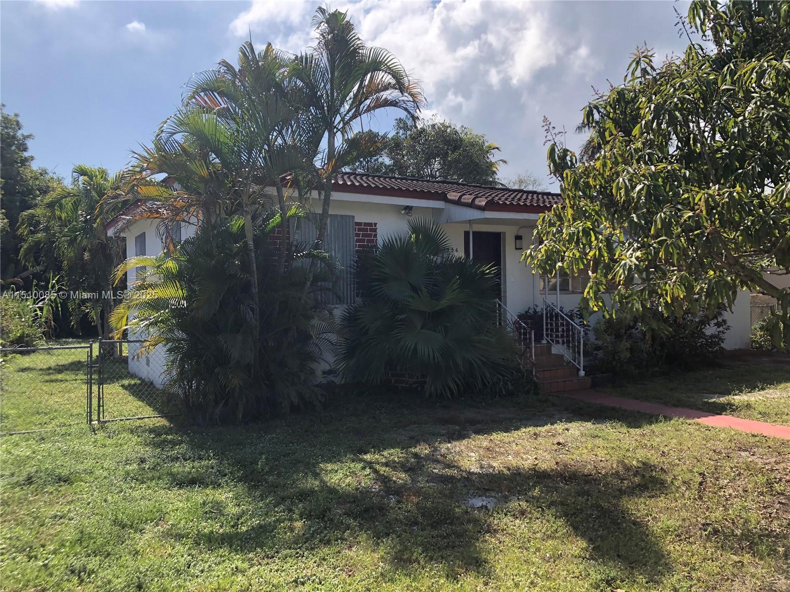 1256 NE 149th St, Miami FL 33161 photo 4