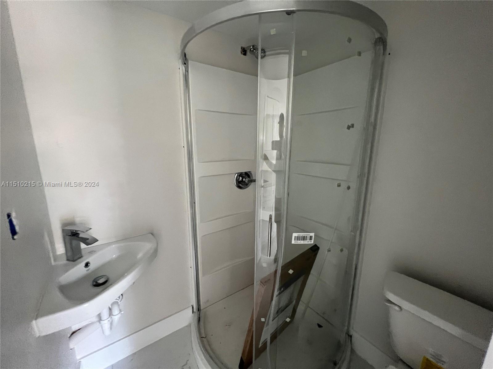 27 NE 5th Ave, Hialeah FL 33010 photo 4