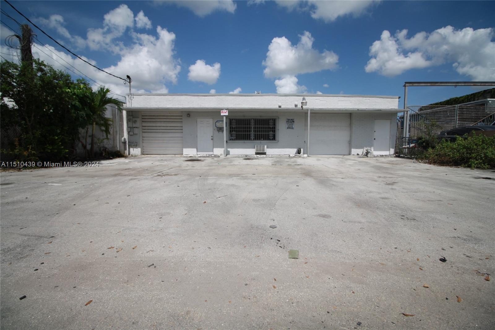 2324 SW 56th Ter, West Park FL 33023