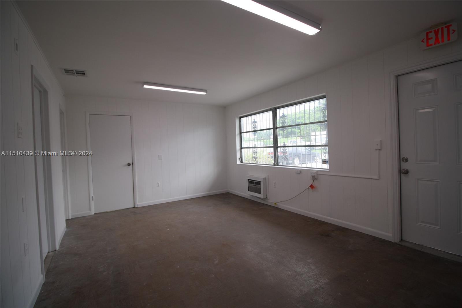 2324 SW 56th Ter, West Park FL 33023 photo 5