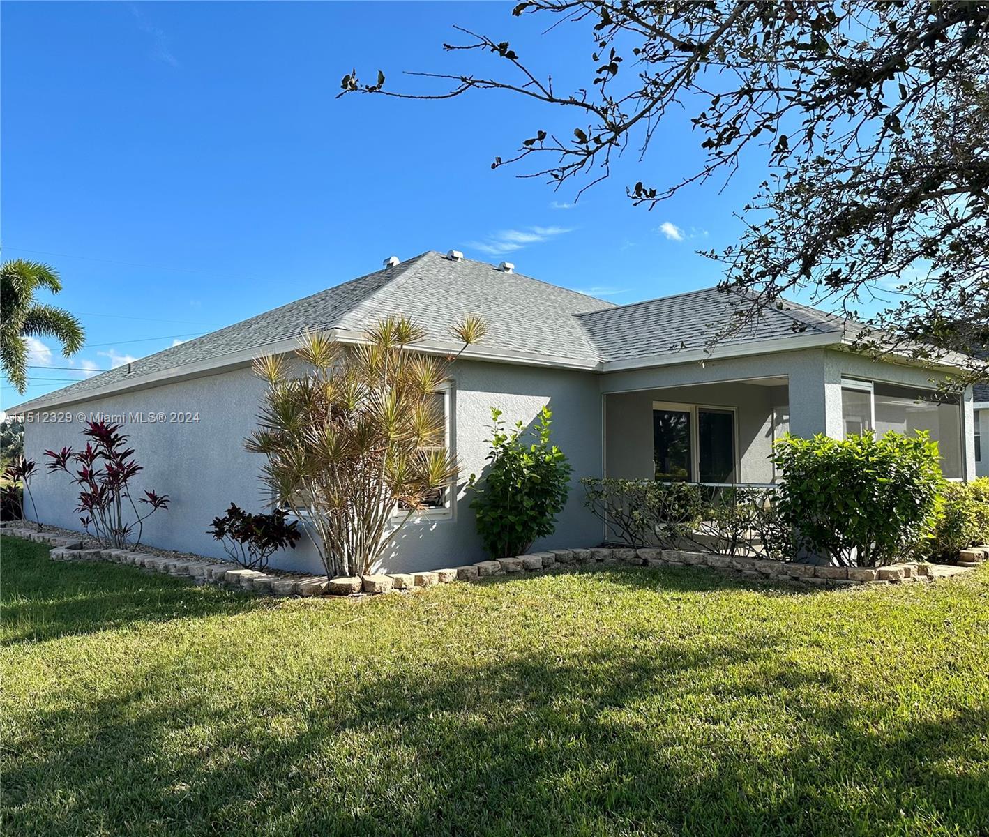 1716 NW 5th Place, Cape Coral FL 33993 photo 4