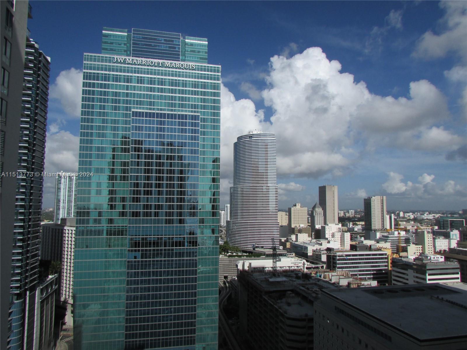 300 S Biscayne Blvd # 2709, Miami FL 33131 photo 2