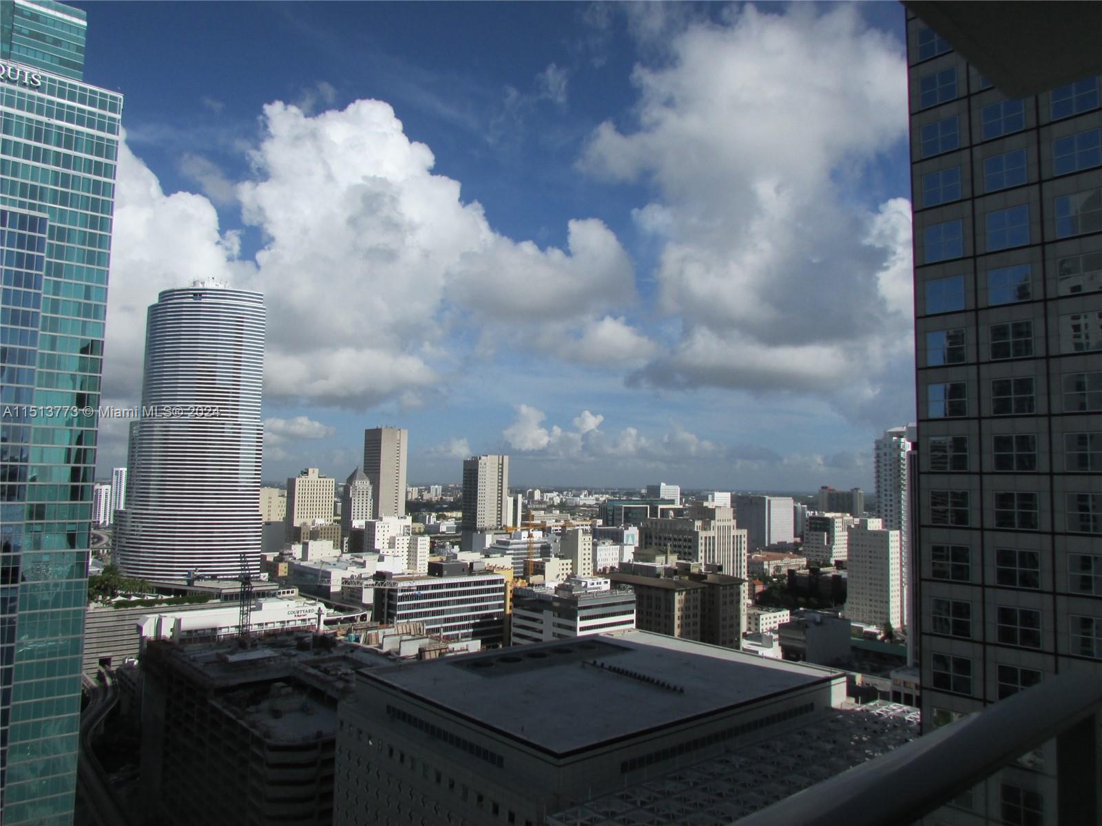 300 S Biscayne Blvd # 2709, Miami FL 33131 photo 3