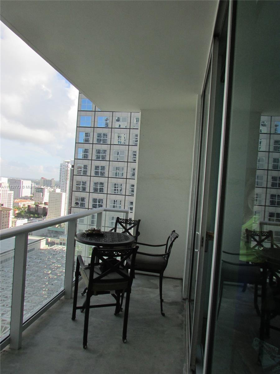 300 S Biscayne Blvd # 2709, Miami FL 33131 photo 5