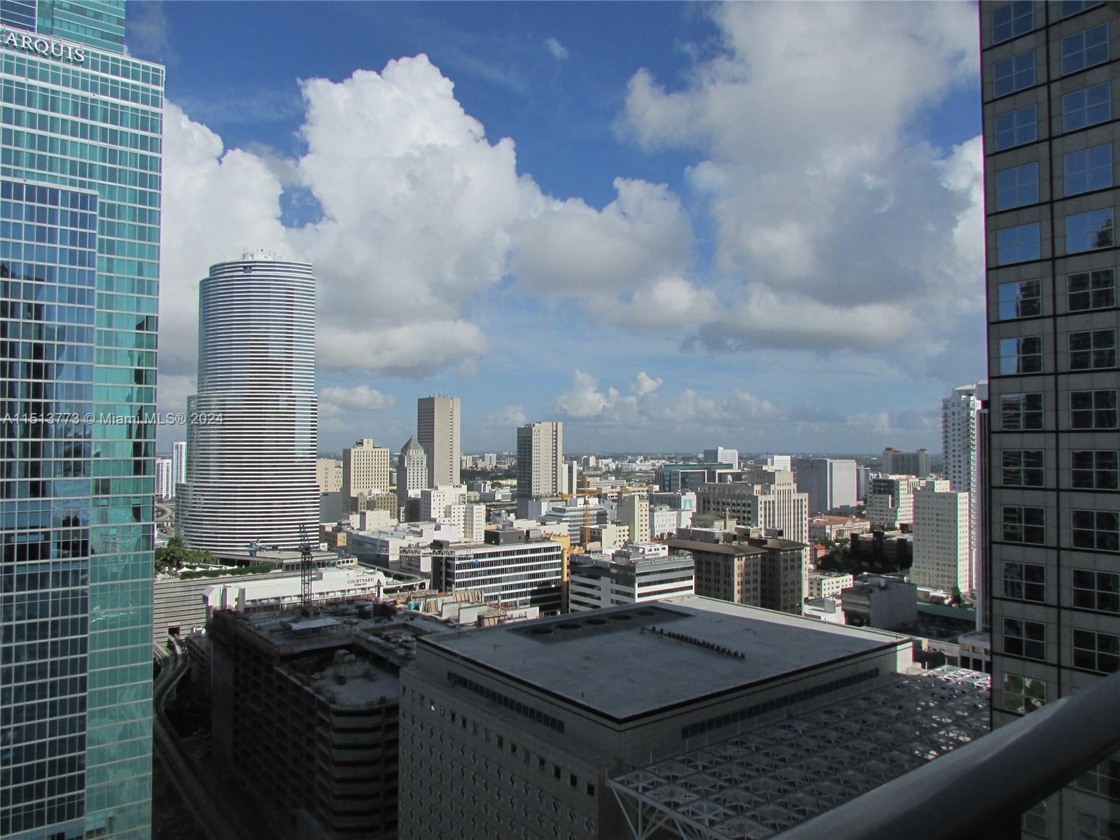 300 S Biscayne Blvd # 2709, Miami FL 33131 photo 4