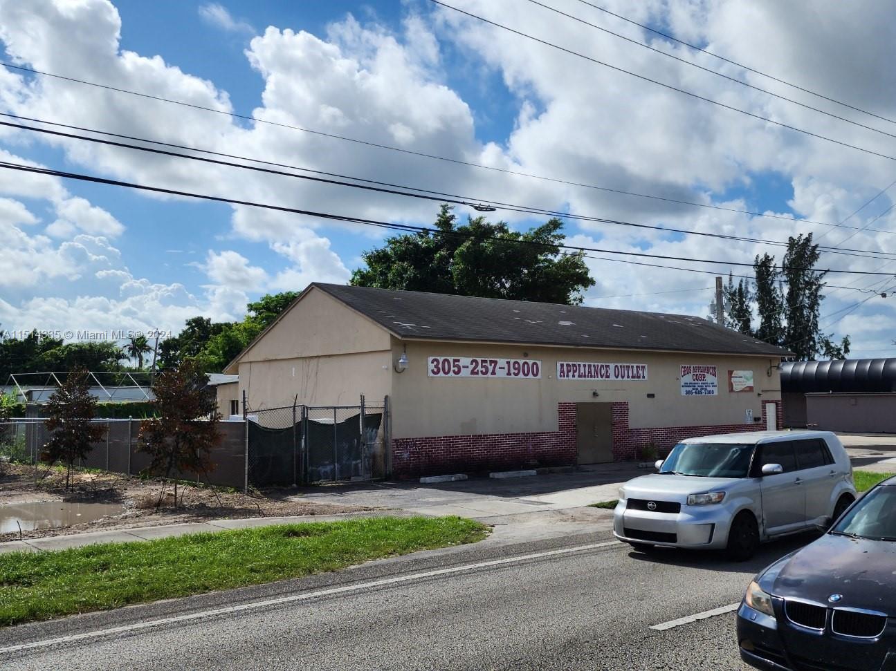 23095 S Dixie Hwy, Miami FL 33170 photo 2