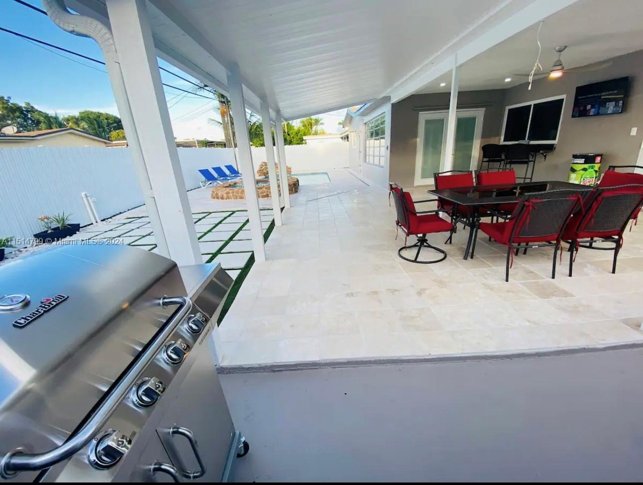 7729 Fairway Blvd, Miramar FL 33023 photo 3