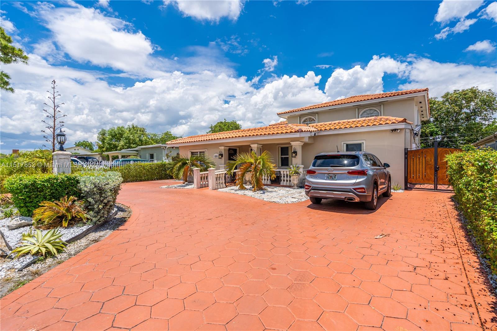 121 E 42nd St, Hialeah FL 33013 photo 2