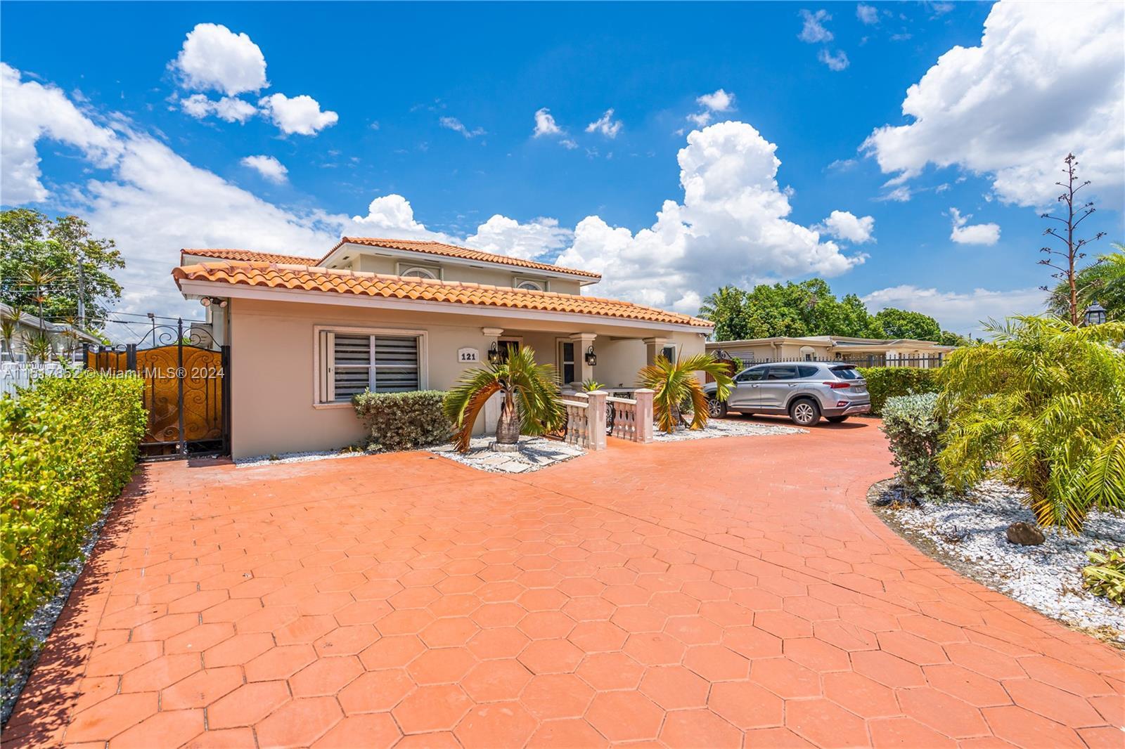 121 E 42nd St, Hialeah FL 33013 photo 3