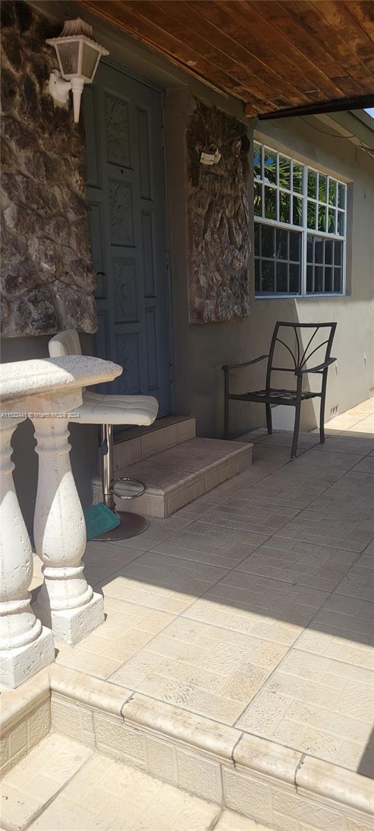 441 NW 33rd Ave, Miami FL 33125 photo 2