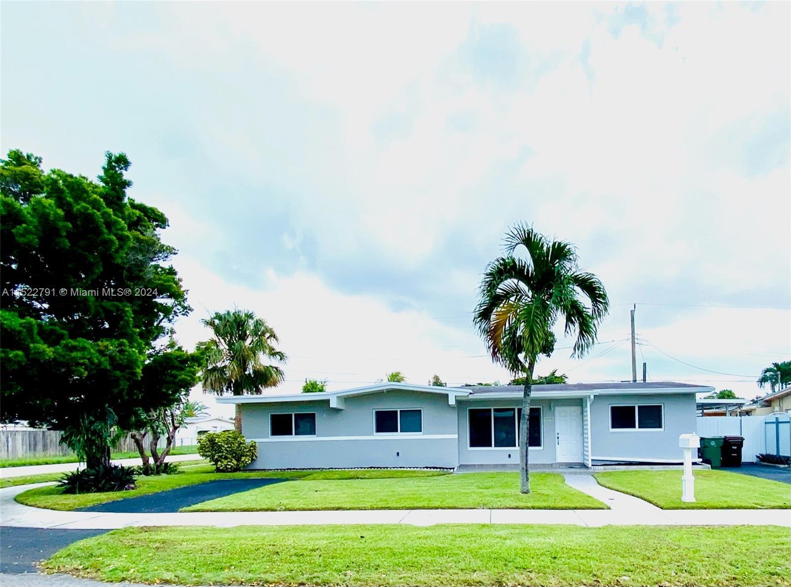5595 W 13th Ave, Hialeah FL 33012 photo 2