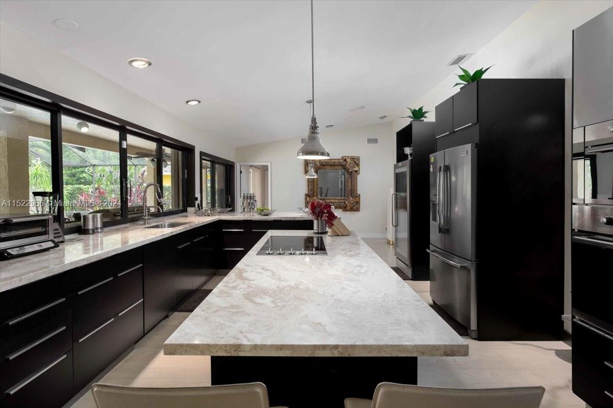 1000 E Cypress Dr, Pompano Beach FL 33069 photo 2