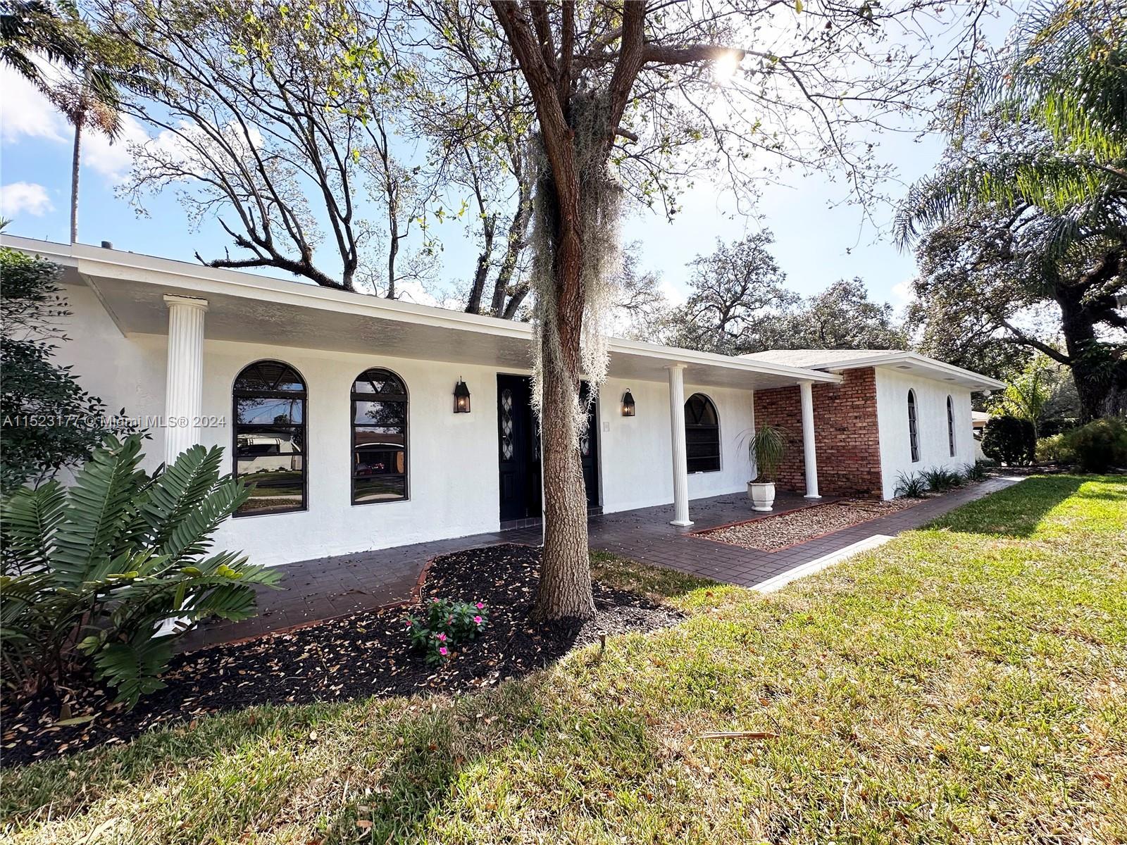18861 NW 17th Ave, Miami Gardens FL 33056