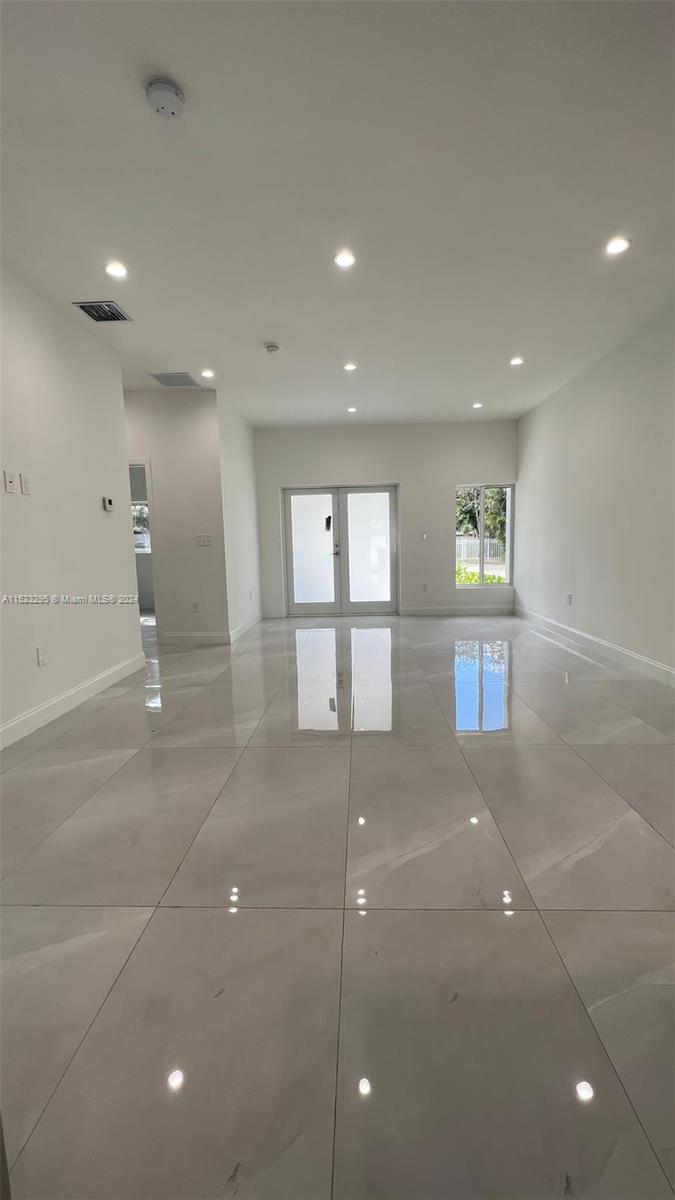2243 NW 98th St, Miami FL 33147 photo 2