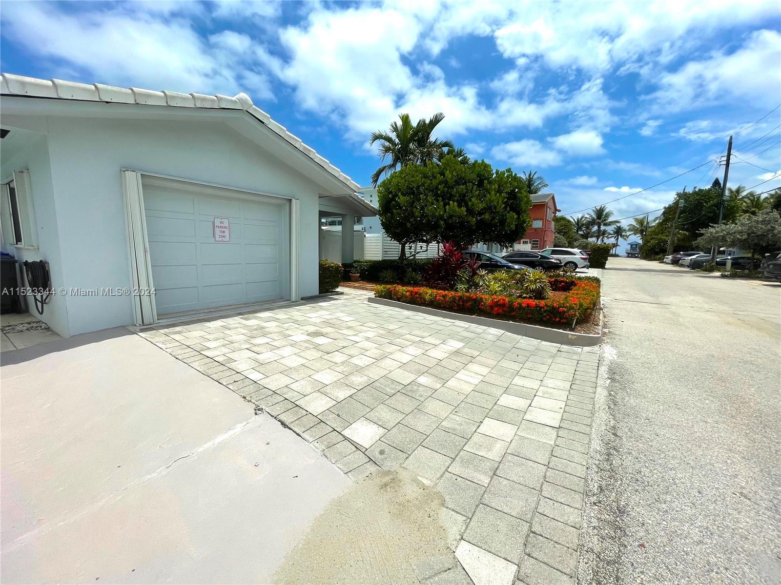 331 Desoto St, Hollywood FL 33019 photo 3