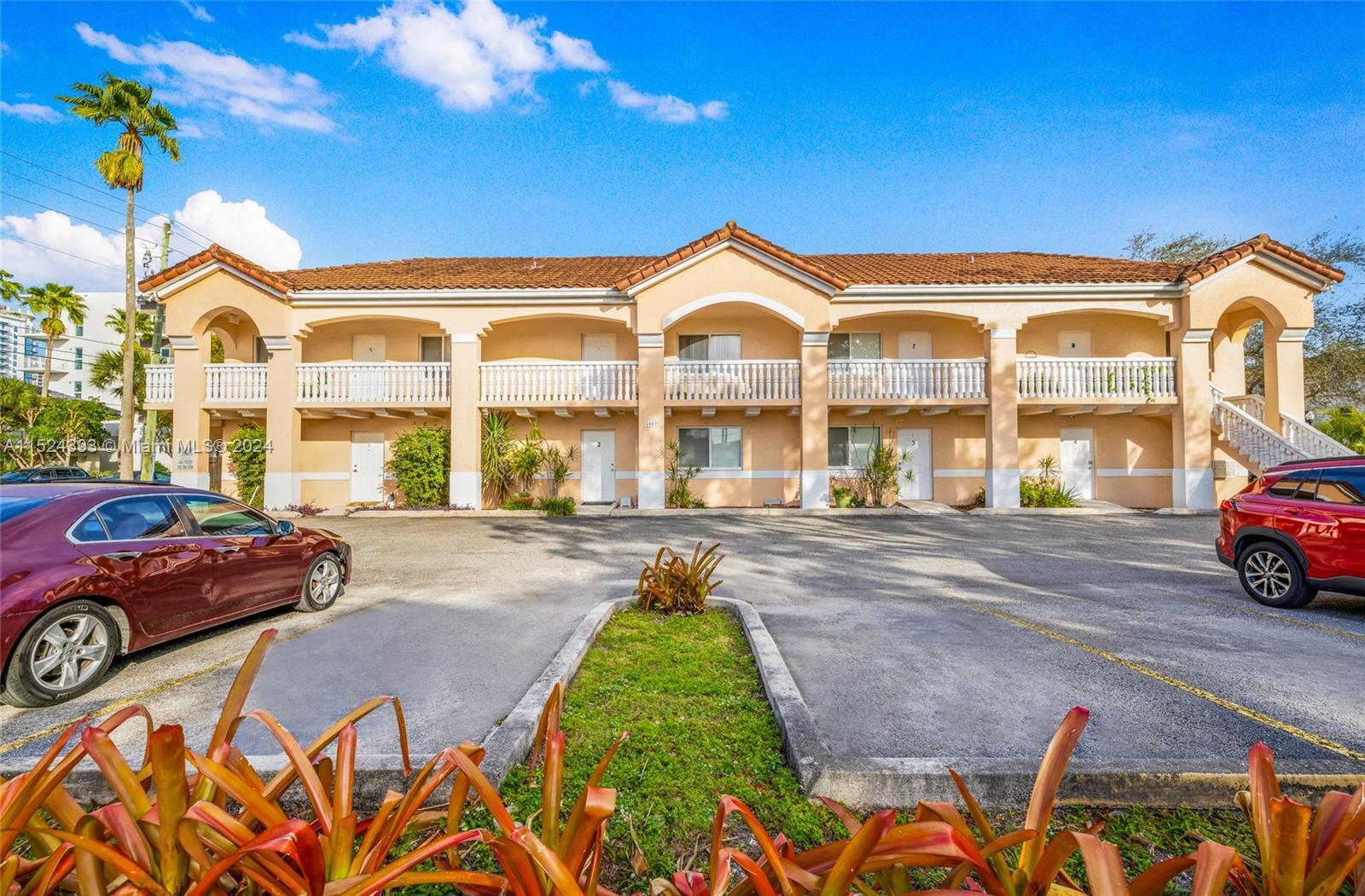 1957 Monroe St, Hollywood FL 33020
