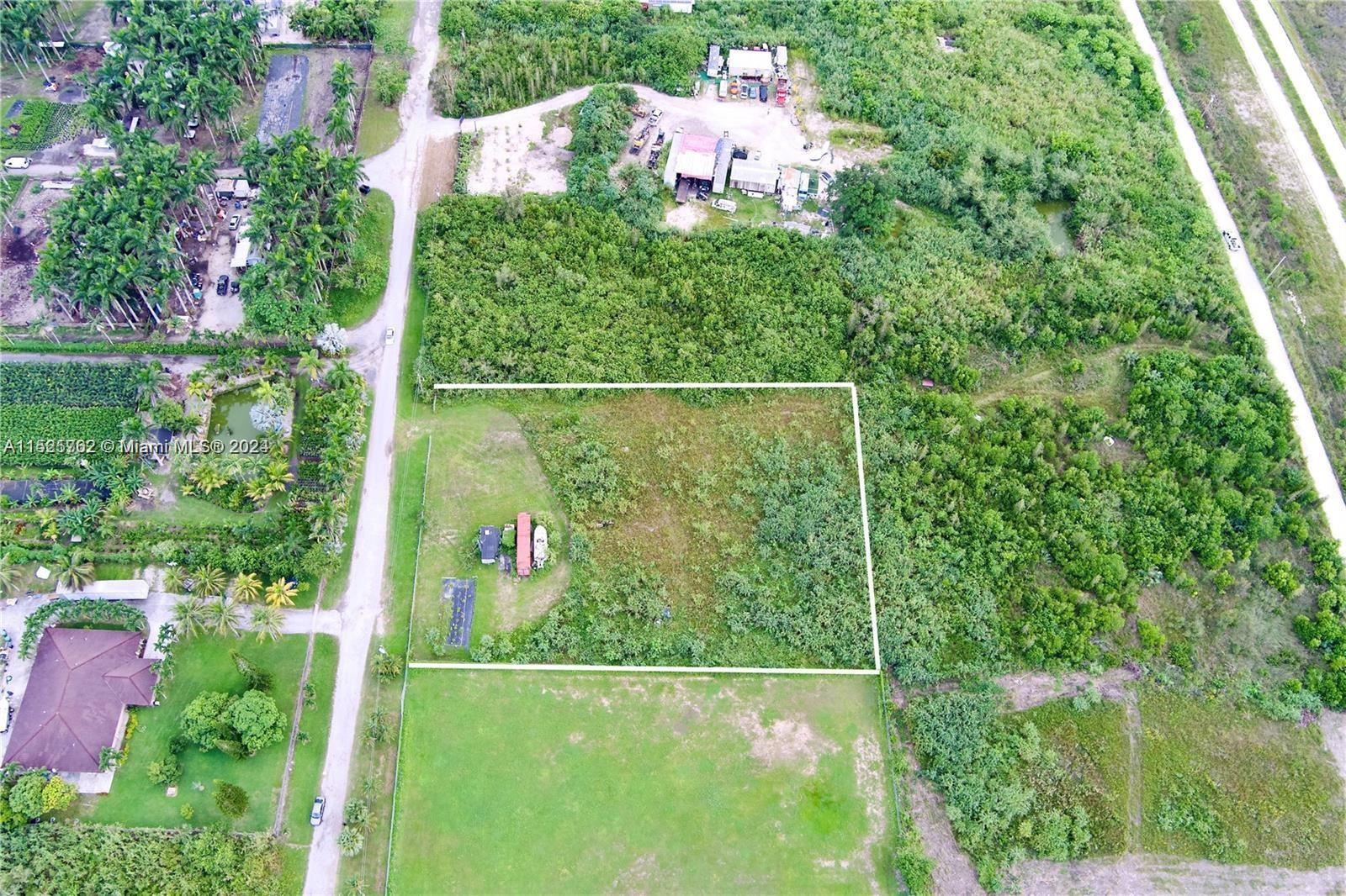 15542 SW 212 Ave, Miami FL 33187 photo 2