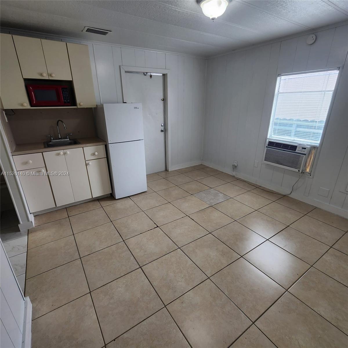 1518 SW 127th CT, Miami FL 33184 photo 5