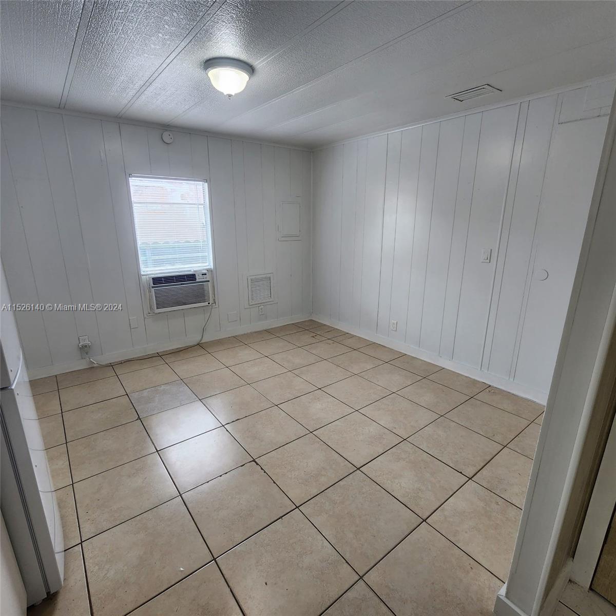 1518 SW 127th CT, Miami FL 33184 photo 4