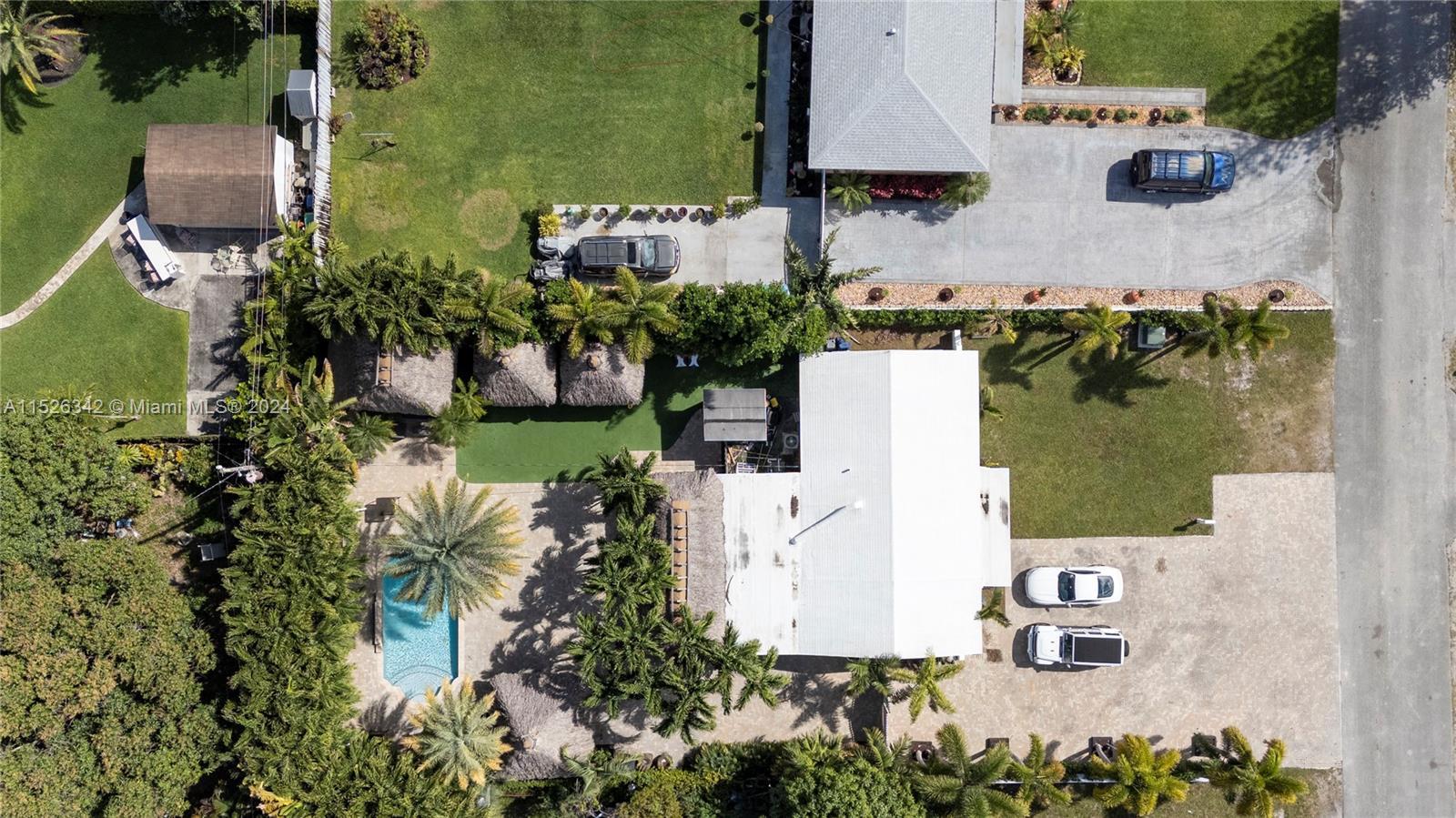 465 NW 153rd St, Miami FL 33169 photo 2