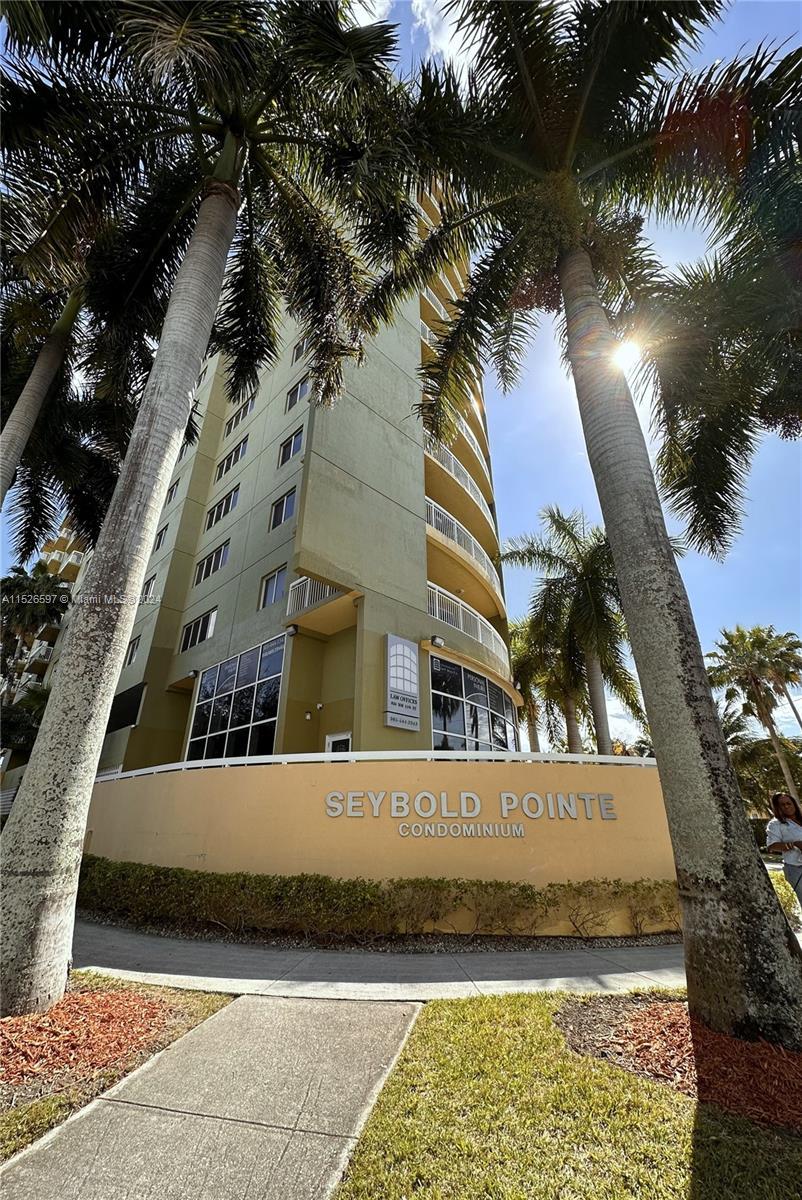 816 NW 11th St # 303, Miami FL 33136 photo 2