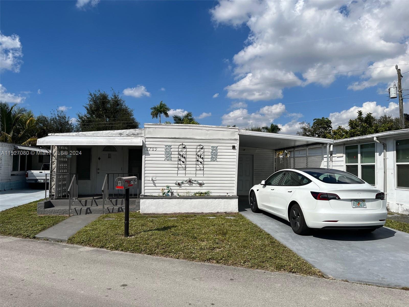 Davie, FL 33324