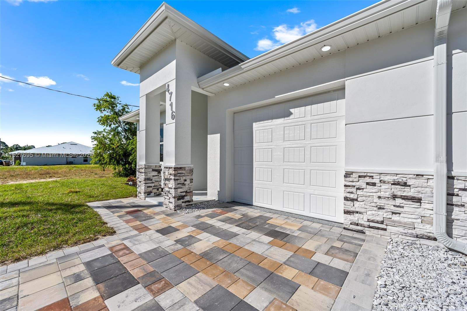 366-368 S LIMERICK AVE, Lehigh Acres FL 33974 photo 5