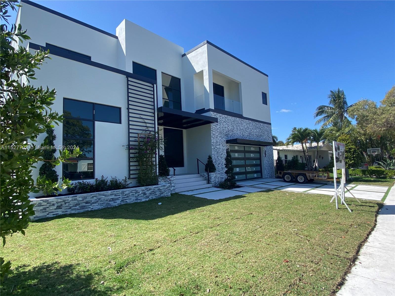 1980 NE 124th St, North Miami FL 33181 photo 2