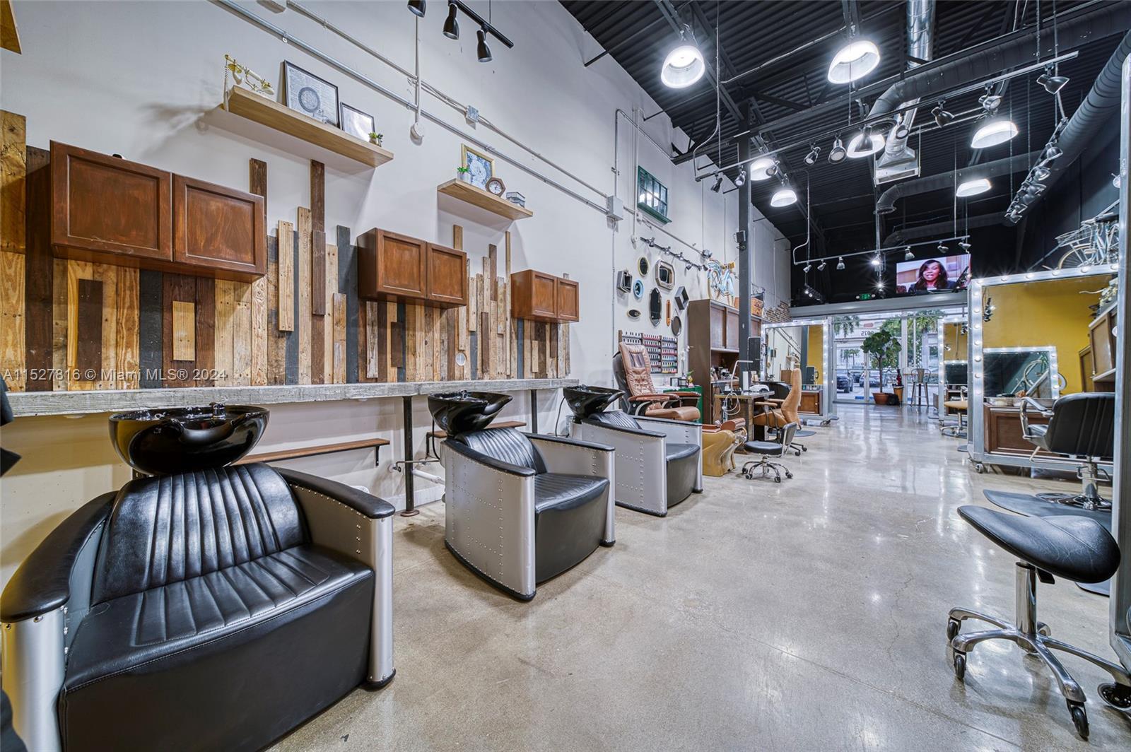 Full-Service Beauty Salon For Sale off of US1, Pinecrest FL 33156