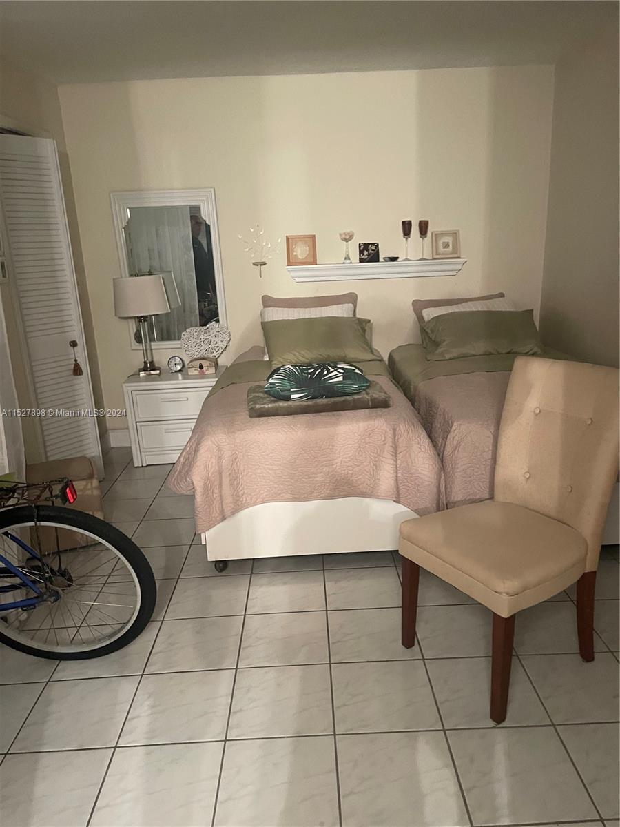 Miami Beach, FL 33141 photo 2