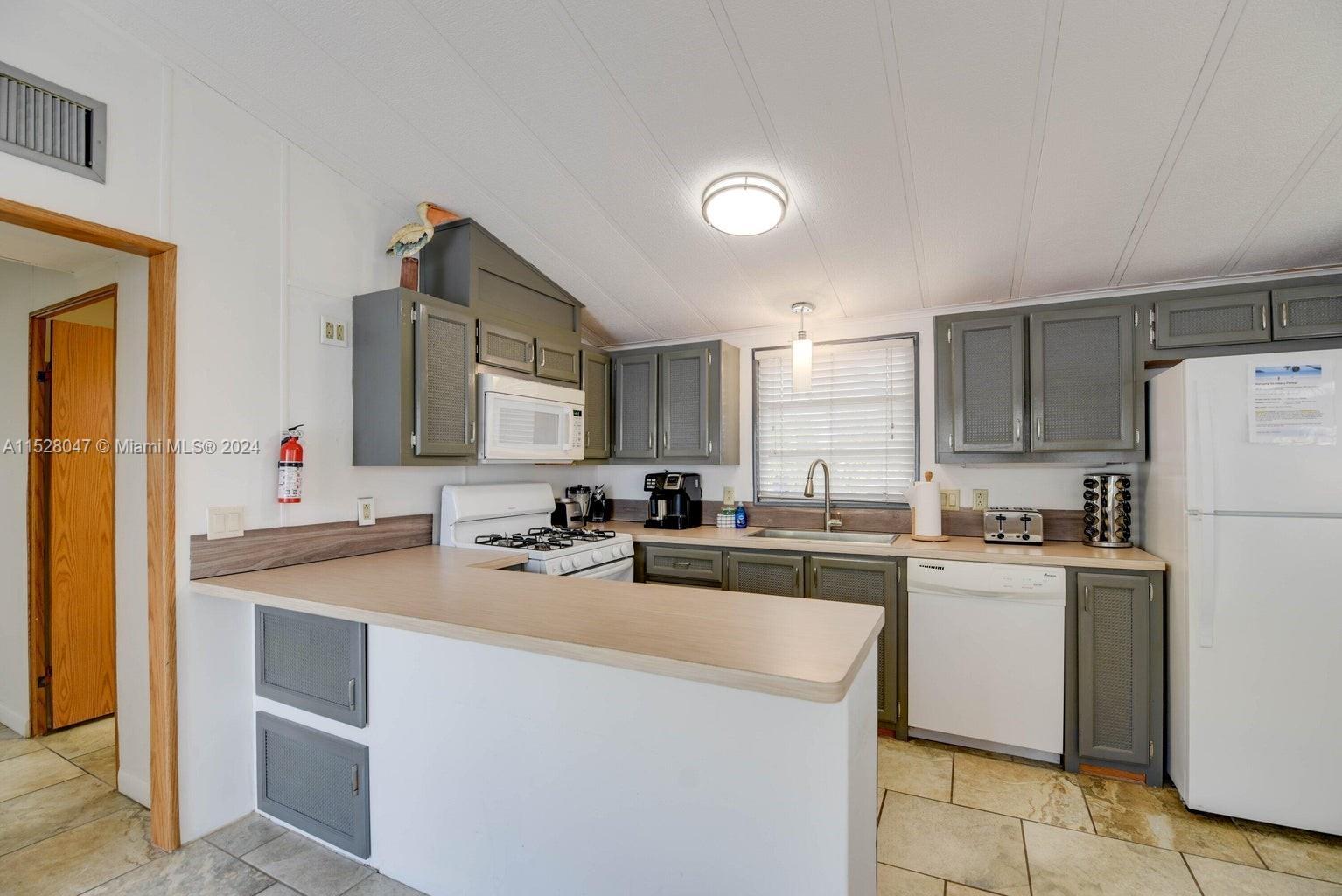 701 Spanish Main Dr #639, Lower Keys FL 33042 photo 4