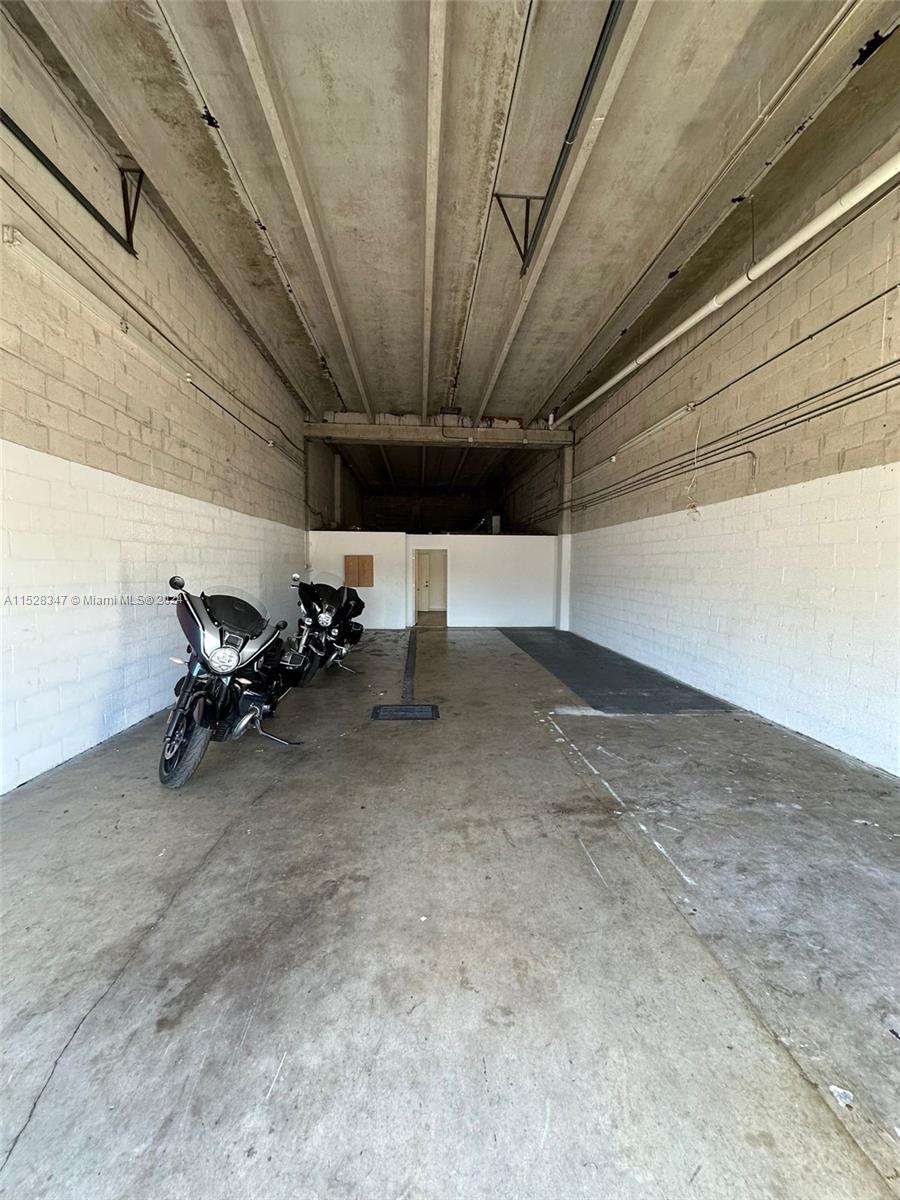 2441 NW 72nd Ave # 2471, Miami FL 33122